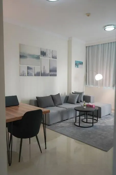 Serenity View: Modern 1BR in Dubai Marina
