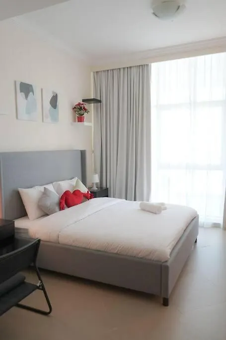 Serenity View: Modern 1BR in Dubai Marina United Arab Emirates