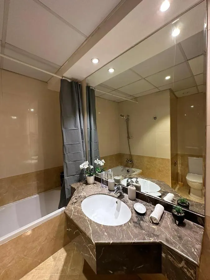 Serenity View: Modern 1BR in Dubai Marina United Arab Emirates