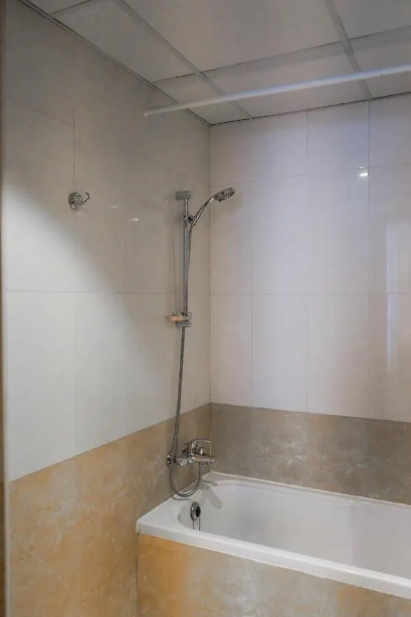 Serenity View: Modern 1BR in Dubai Marina