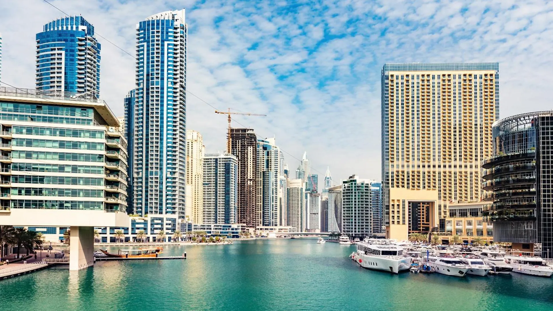 Serenity View: Modern 1BR in Dubai Marina